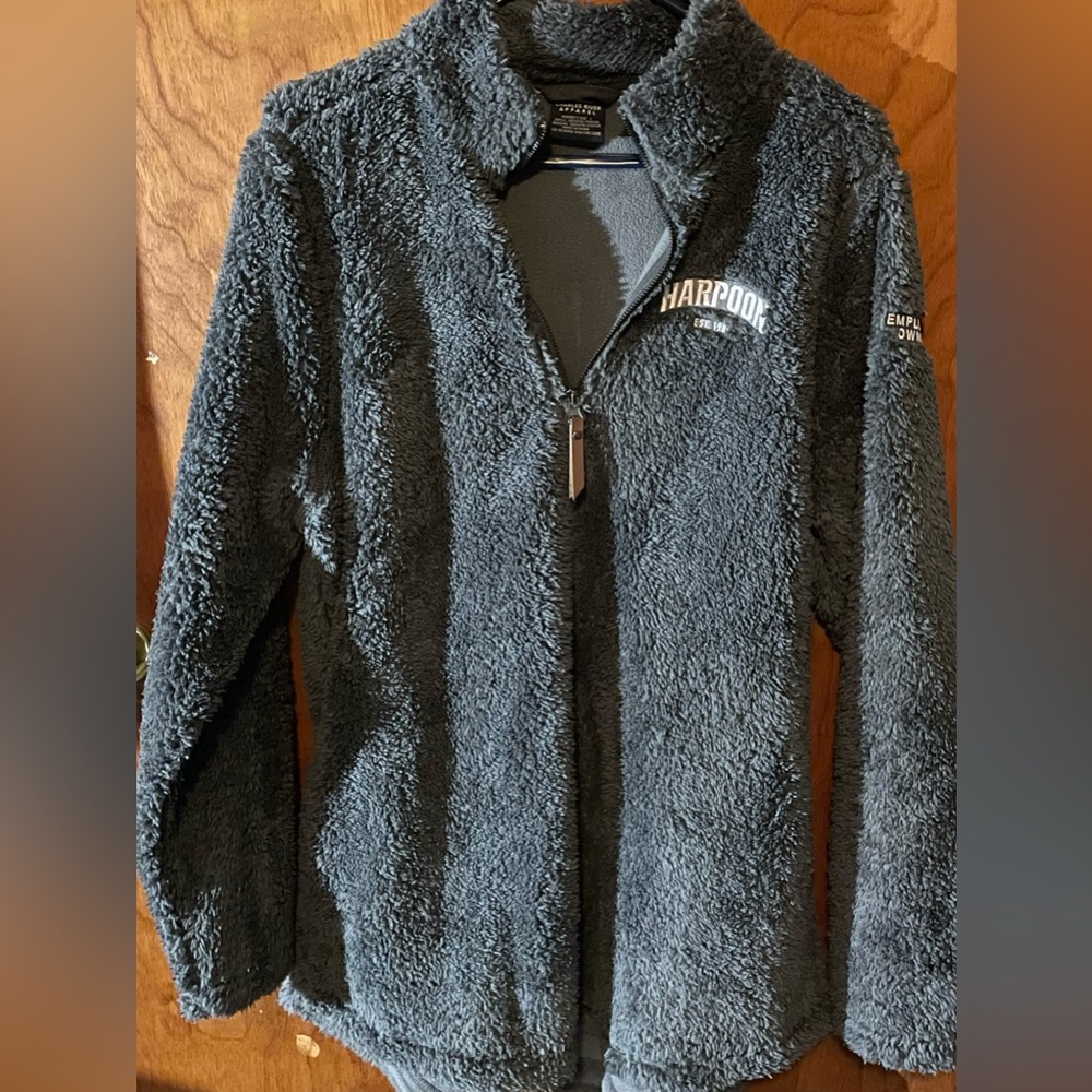 NWOT Women Charlie’s River Gray Fleece  Pullover With 1/4 Zipper Logo Harpoon